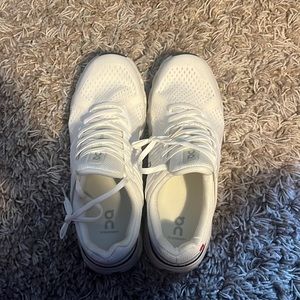 Men’s size 10 on cloudswift running shoes brand new never been worn ordered